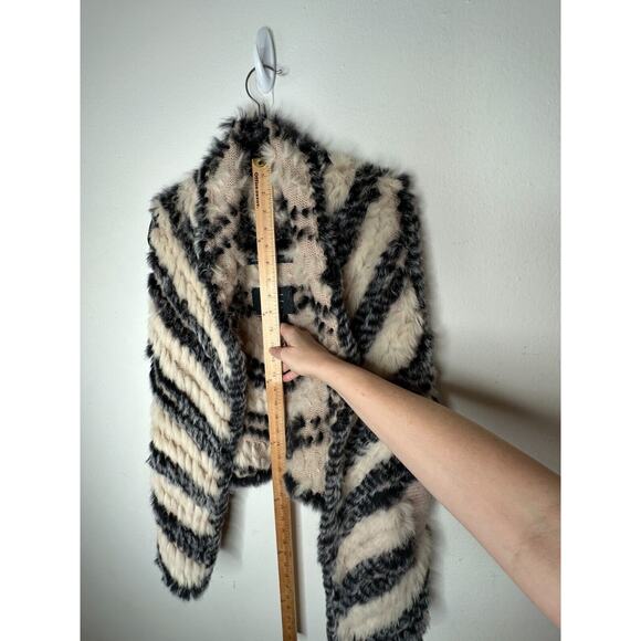 Marc by Marc Jacobs Cream Black Striped Knitted Soft Rabbit Fur Pocket Vest OS - Picture 16 of 16